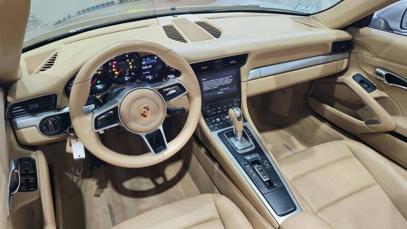2017 Porsche 911 Carrera
