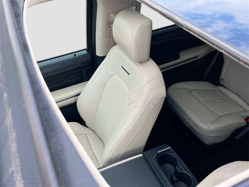 2023 Ford Expedition Platinum