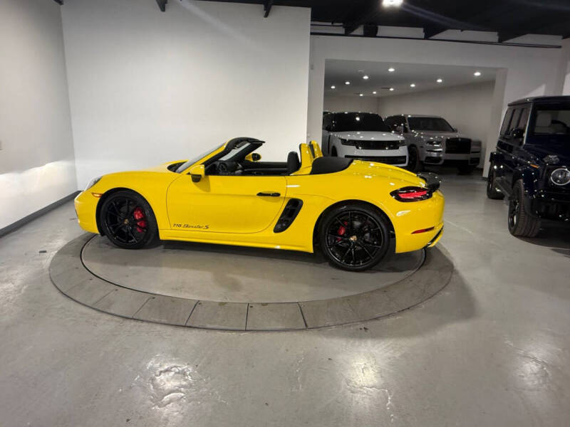 2025 Porsche 718 Boxster S