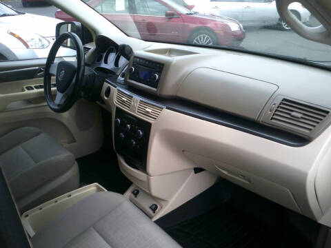 2009 Volkswagen Routan SE