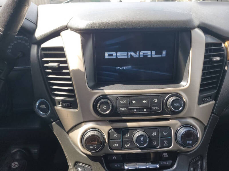 2017 GMC Yukon XL Denali