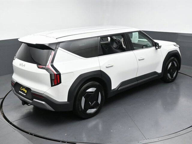2024 Kia EV9 Light