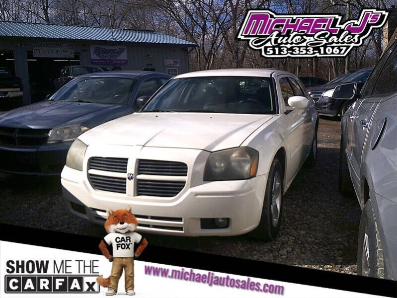 2005 Dodge Magnum for sale at MICHAEL J'S AUTO SALES in Cleves OH