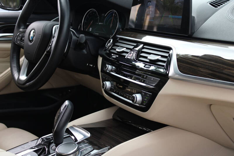 2018 BMW 5 Series 530e iPerformance