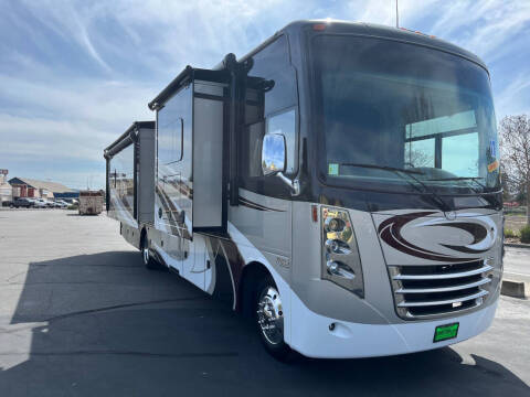 2017 Thor Motor Coach Challenger for sale at Greenbergs Quality Motors in Napa CA