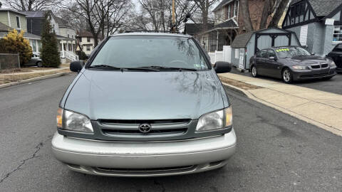 2000 Toyota Sienna XLE