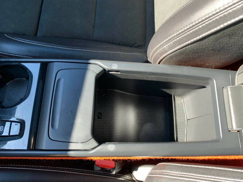 2019 Volvo XC40 T5 R-Design