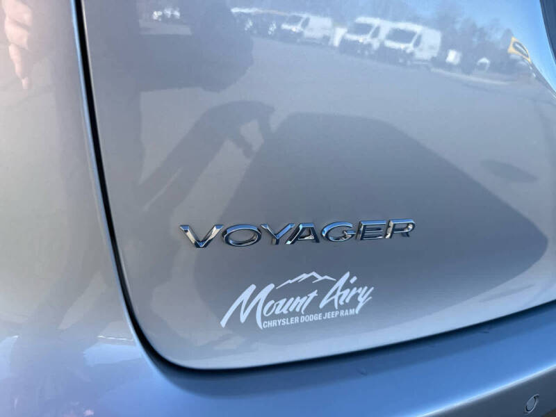 2026 Chrysler Voyager LX