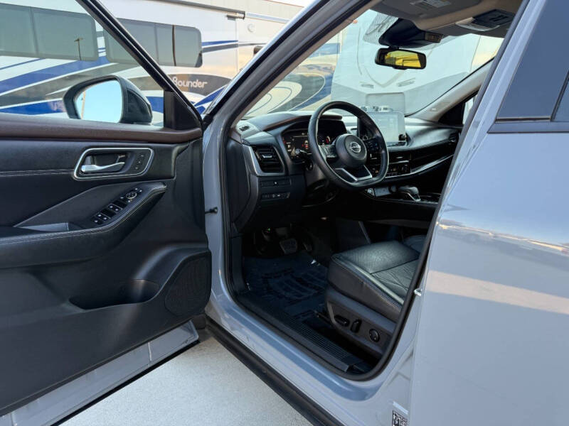 2023 Nissan Rogue Platinum