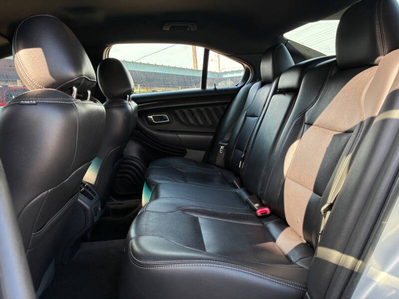 2017 Ford Taurus Limited