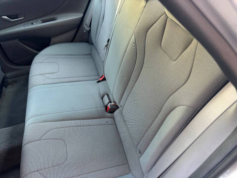 2021 Hyundai Elantra SE