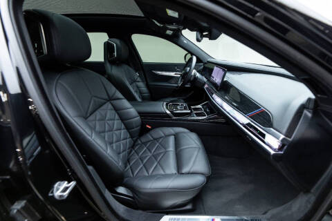 2023 BMW 7 Series 740i