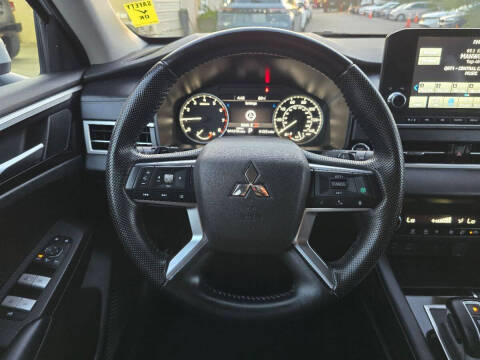 2024 Mitsubishi Outlander SE