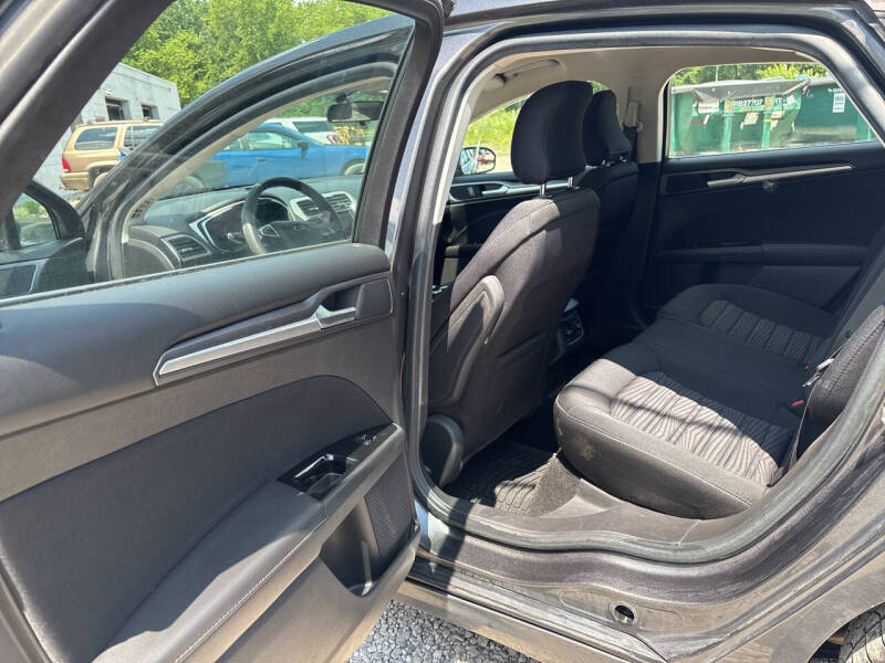 2016 Ford Fusion SE