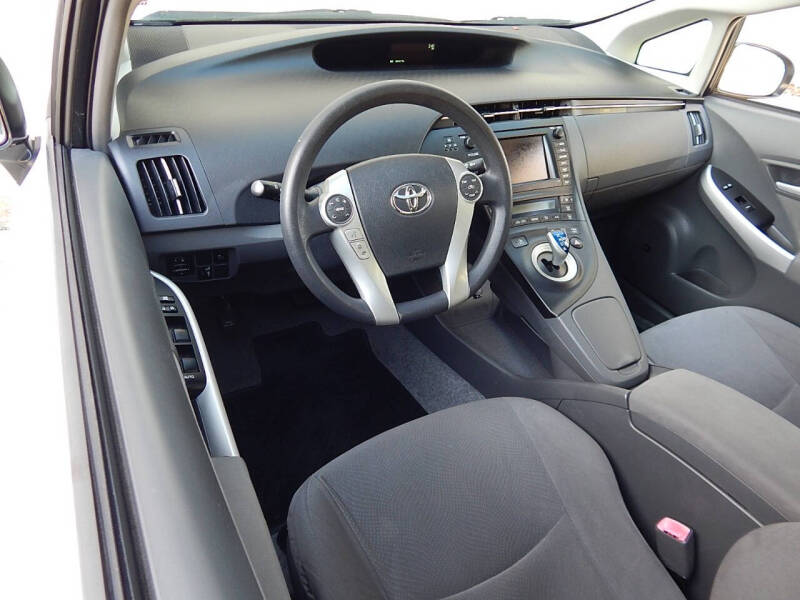 2010 Toyota Prius III