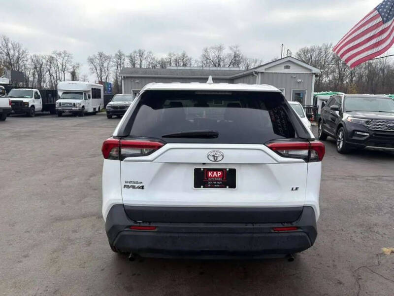 2022 Toyota RAV4 LE