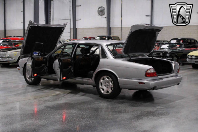 2002 Jaguar XJ-Series Vanden Plas