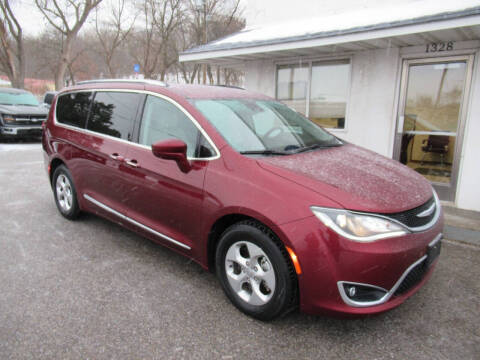 2017 Chrysler Pacifica Touring-L Plus