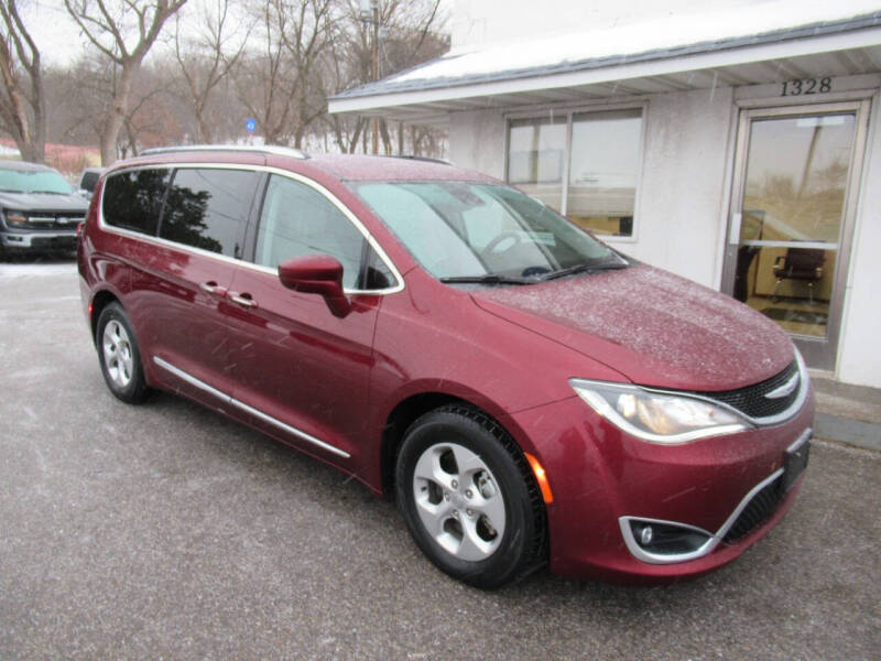 2017 Chrysler Pacifica Touring-L Plus