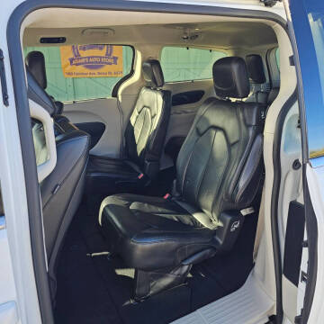 2017 Chrysler Pacifica Touring-L Plus