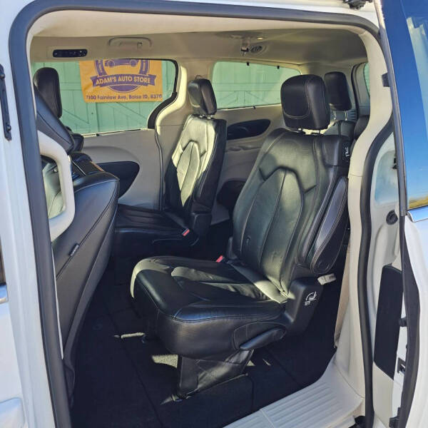 2017 Chrysler Pacifica Touring-L Plus