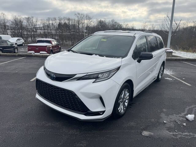2022 Toyota Sienna XSE 7-Passenger