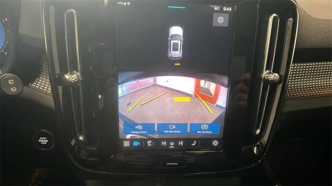 2023 Volvo XC40 B5 Plus Dark Theme