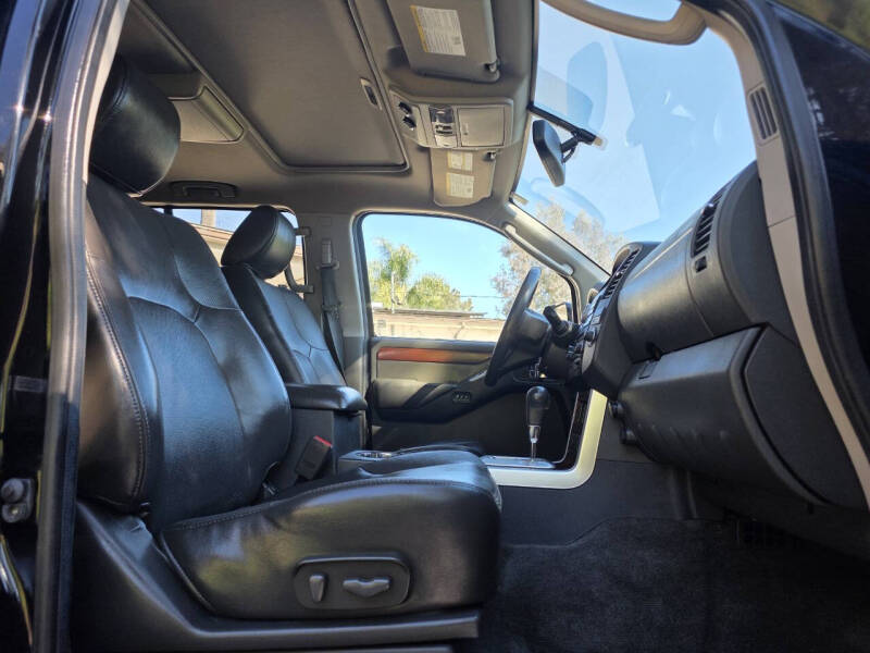 2012 Nissan Pathfinder LE