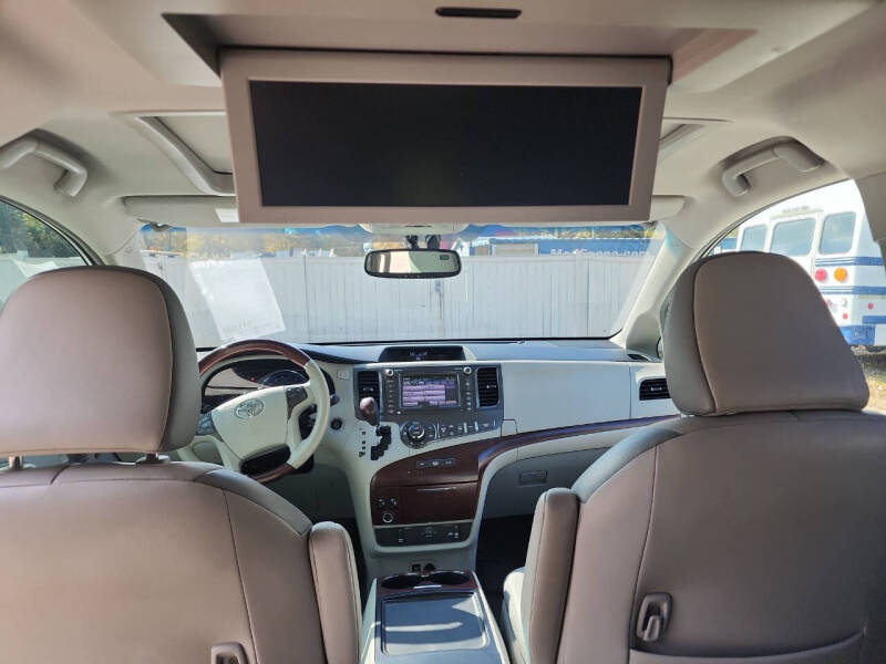 2012 Toyota Sienna Limited 7-Passenger