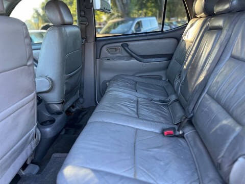 2004 Toyota Sequoia SR5