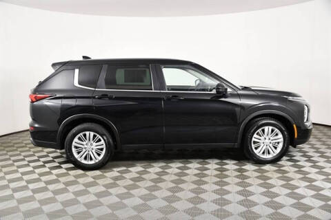 2022 Mitsubishi Outlander ES