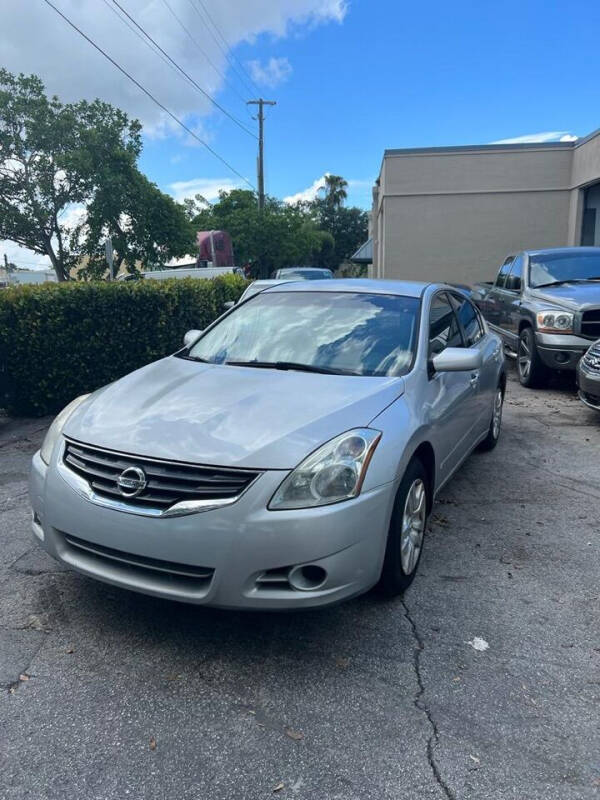 2011 Nissan Altima for sale at MIAMI AUTOWISE, LLC. in Miami FL