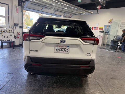 2023 Toyota RAV4 Hybrid XLE