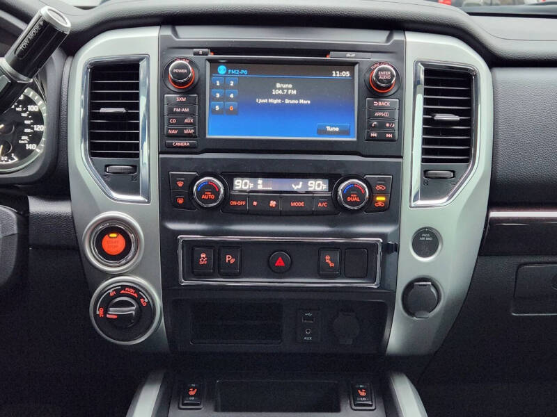 2017 Nissan Titan SV