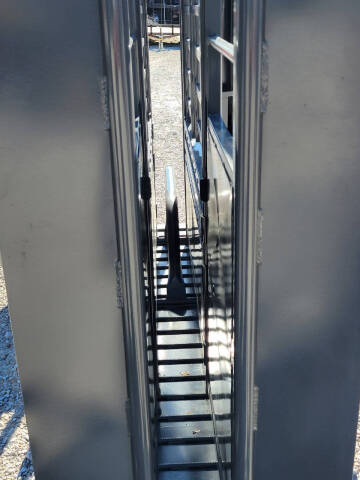 2025 Cattleman Manual w/Solid Floor