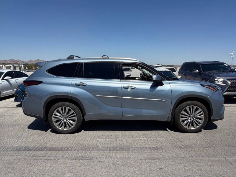 2024 Toyota Highlander Platinum