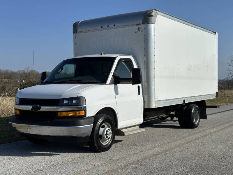 2020 Chevrolet Express Cutaway Base's photo