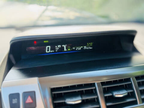2012 Toyota Prius v Two