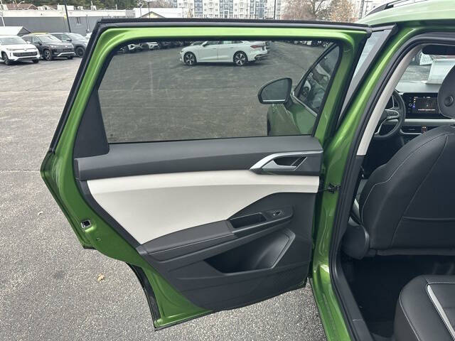 2026 Volkswagen Taos SEL 4Motion