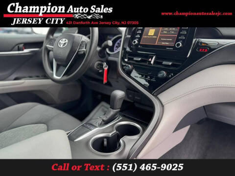 2022 Toyota Camry LE