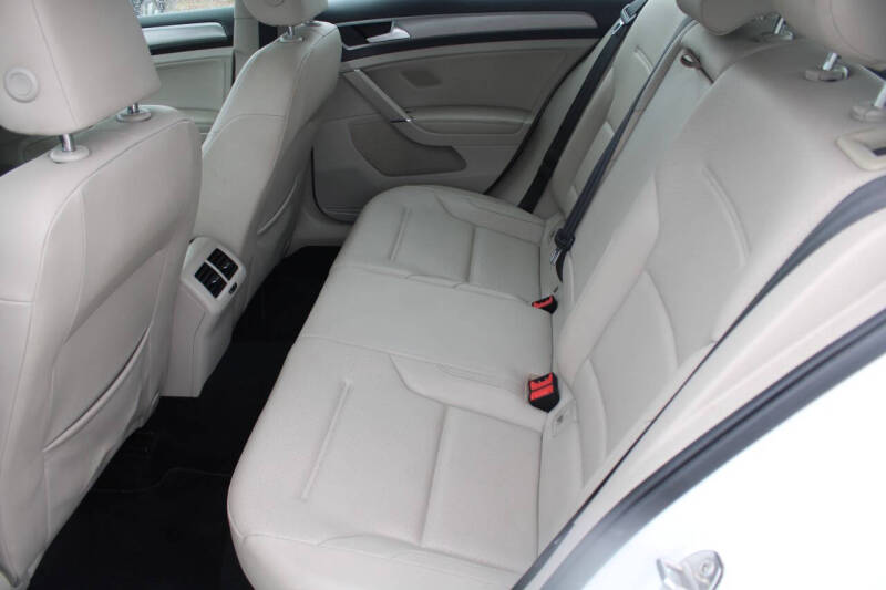2017 Volkswagen Golf TSI S