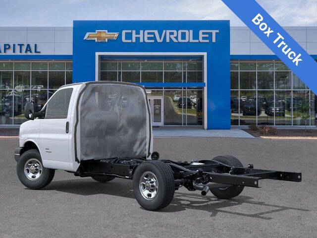 2025 Chevrolet Express 3500