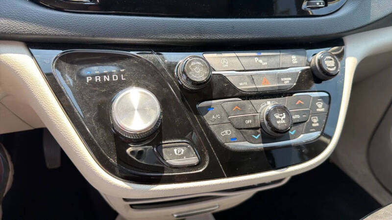 2018 Chrysler Pacifica Touring L