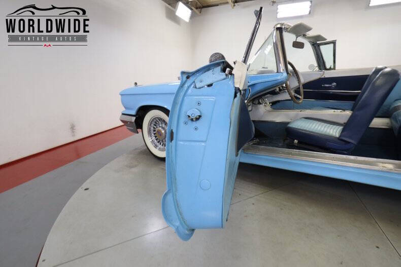 1959 Ford Thunderbird