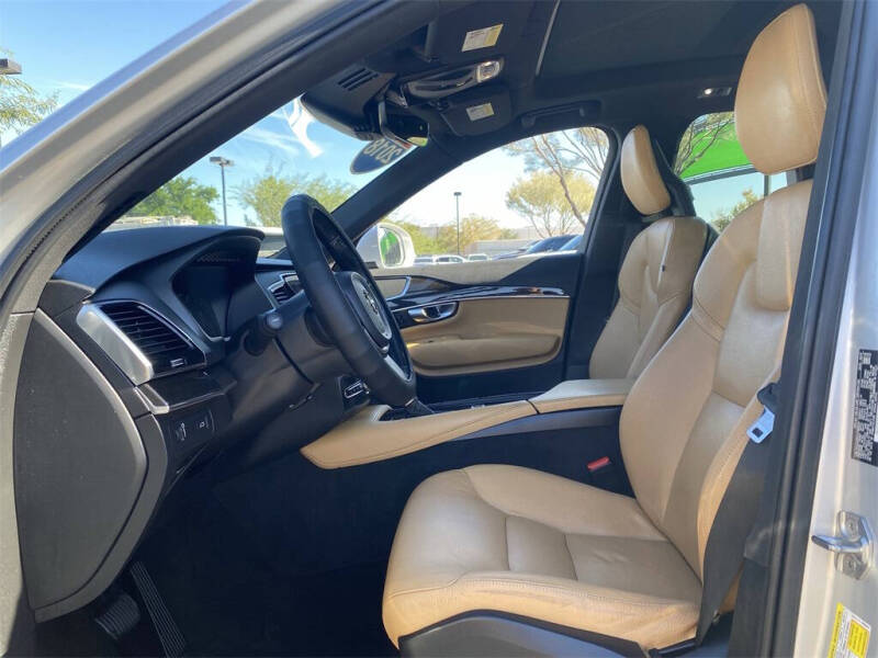 2018 Volvo XC90 T6 Momentum