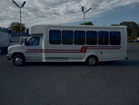 2017 Ford E-Series E-450 SD