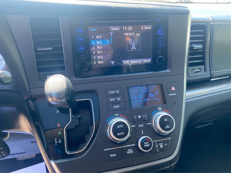 2015 Toyota Sienna