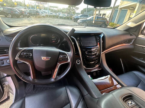 2020 Cadillac Escalade Luxury