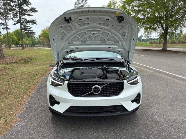 2026 Volvo XC40 B5 Ultra