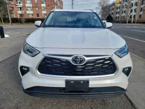 2021 Toyota Highlander for sale at OFIER AUTO SALES in Freeport NY